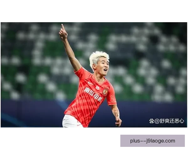 韦世豪在蓉城逐渐收敛脾气表现成熟成足球新标杆
